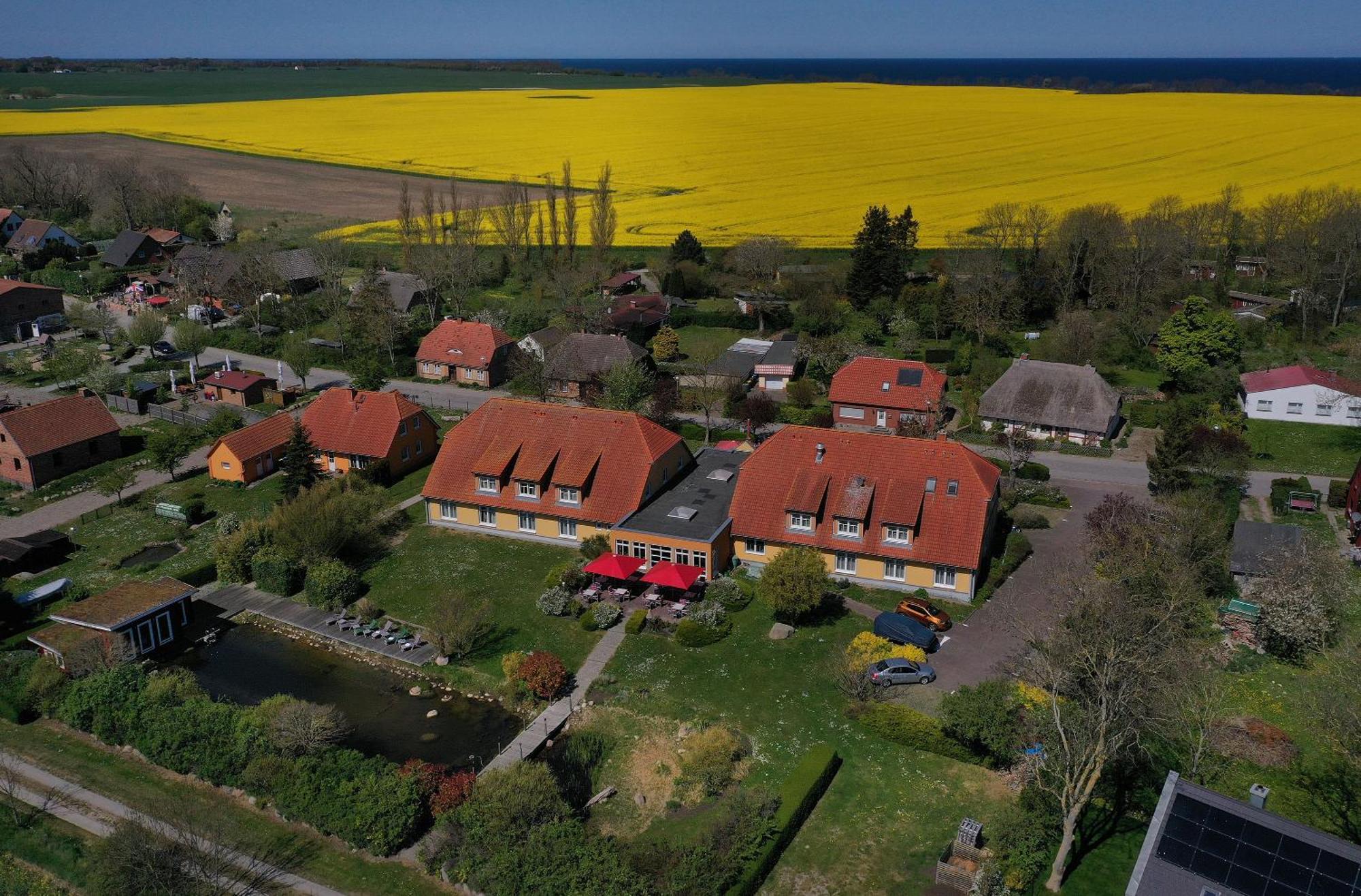 Hotel & Restaurant Zum Kap Arkona Putgarten Exteriör bild