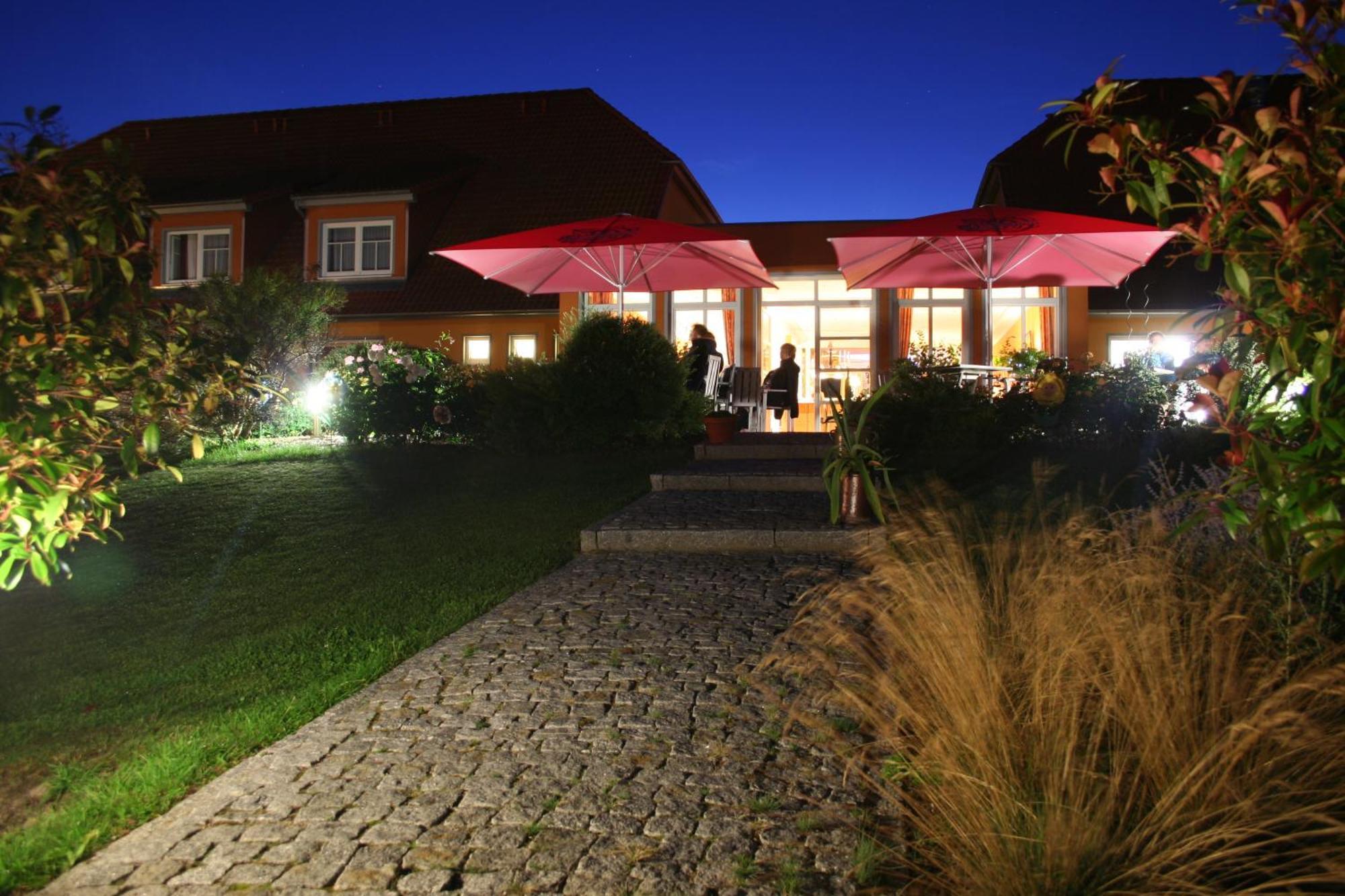 Hotel & Restaurant Zum Kap Arkona Putgarten Exteriör bild