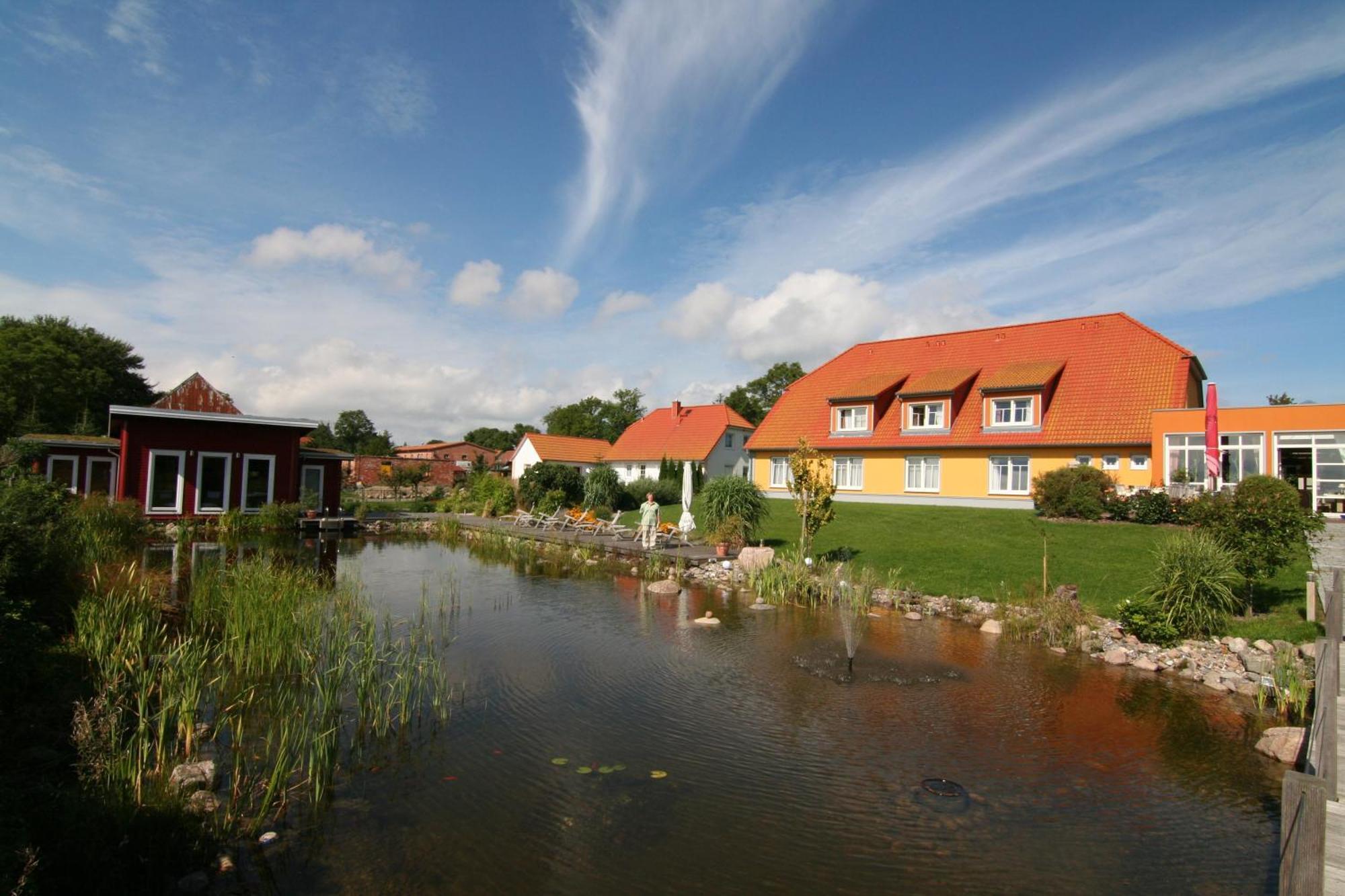 Hotel & Restaurant Zum Kap Arkona Putgarten Exteriör bild